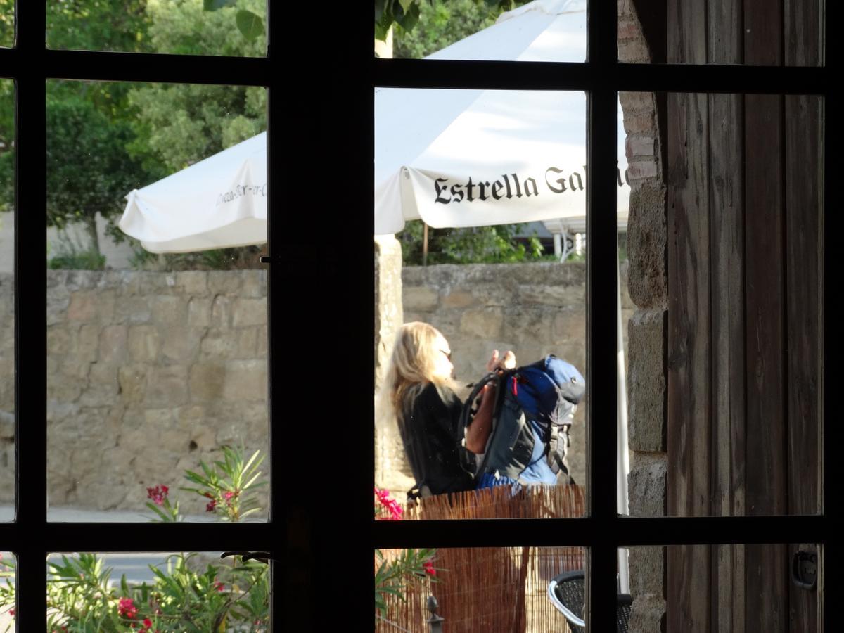Crux Albergue Adahuesca Exterior foto